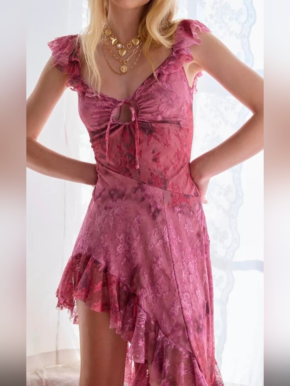 UO Hyacinth Ruffled High-Low Cascading Lace Midi Dress - Picture 6 of 6